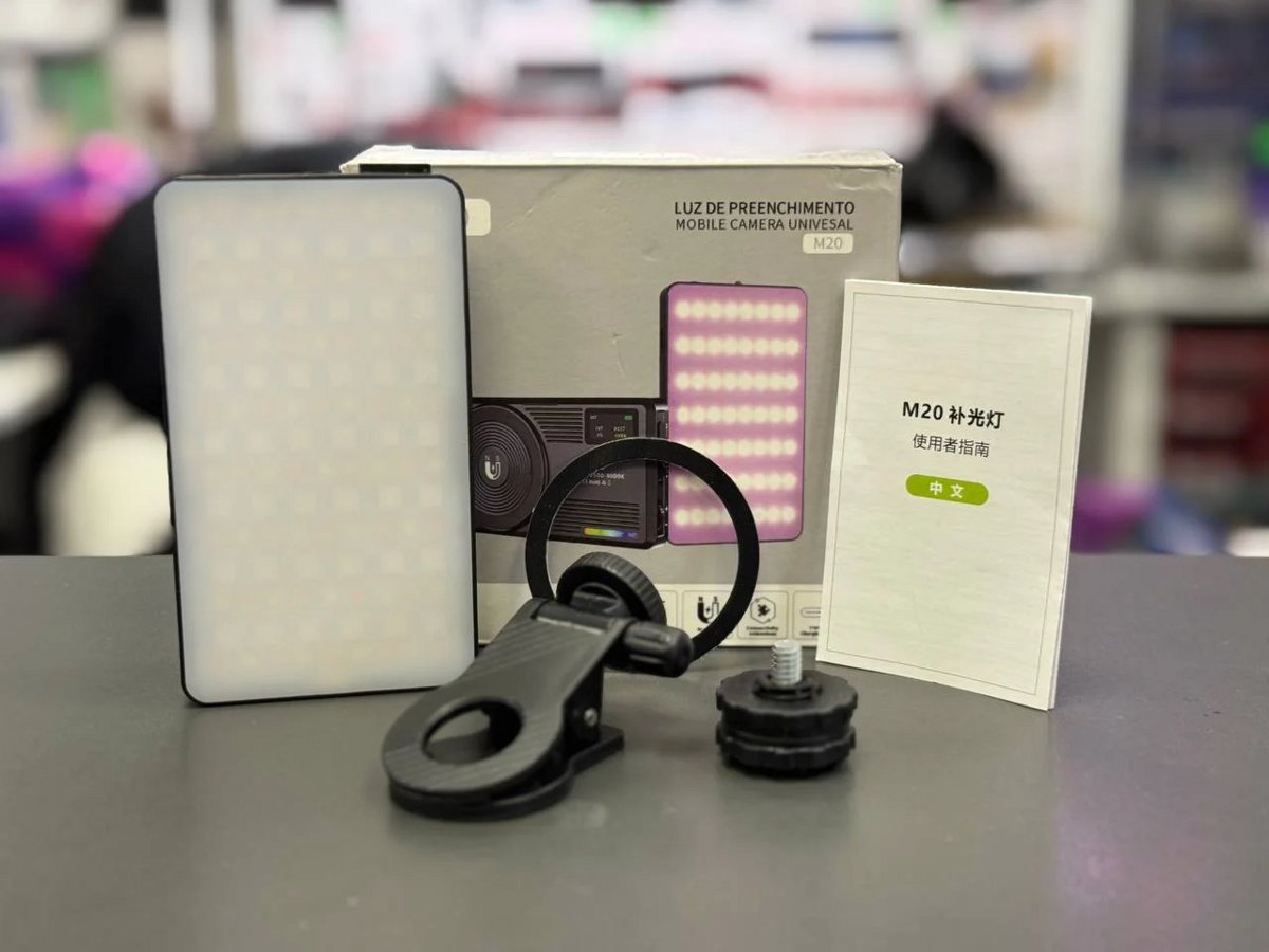 Портативный видеосвет с MagSafe Mobile Camera Universal M20 RGB фото-3