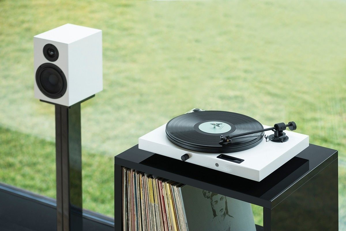 Виниловый проигрыватель Pro-Ject Juke Box E (черный) фото-3